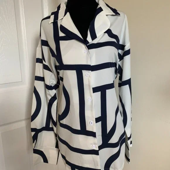 Blue And White Button Down Blouse - Picture 4 of 5